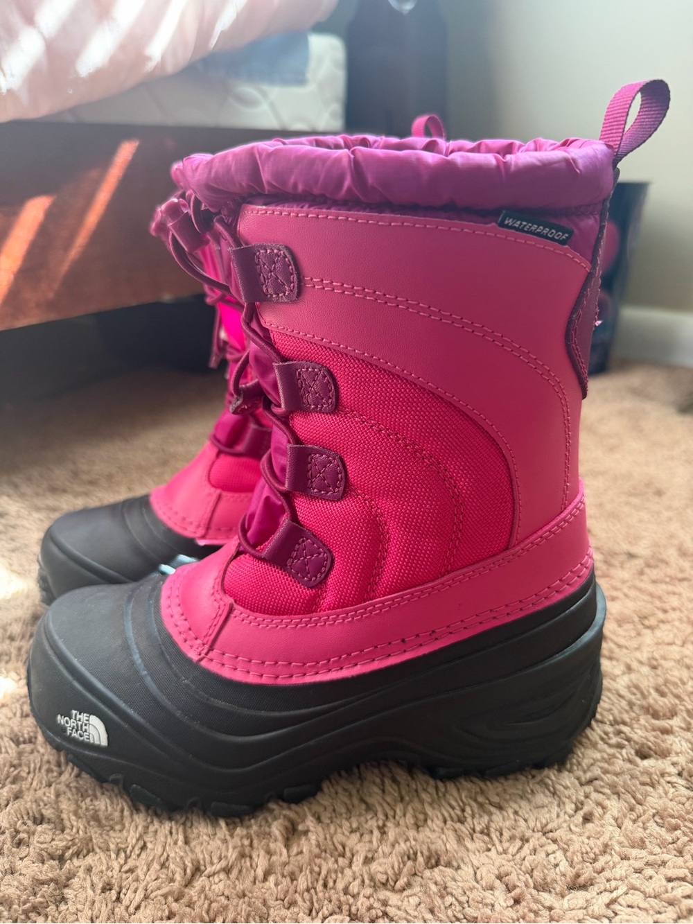 The North Face Alpenglow IV Girls Winter Sz 2 Paradise Pink Snow Boots NF0A2T5P